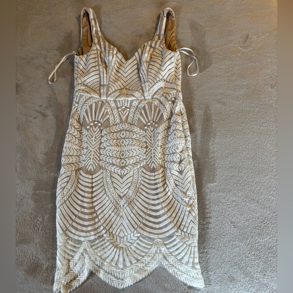 Hello Molly Can’t Help But Wait Size Small - Picture 4 of 7